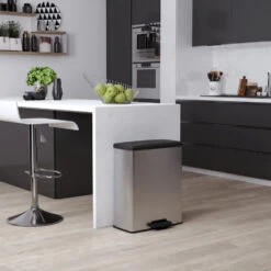 Curver Decobin Prullenbak - 65L - Rechthoekig - Zilver Metallic 8 Curver Decobin Prullenbak - 65L - Rechthoekig - Zilver Metallic -Opslag Meubelwinkel 1000031498 0102