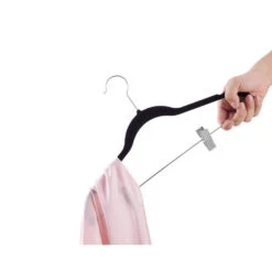 ACAZA Set Van 20 Fluwelen Kledinghangers - Metalen Haak - Zwart -Opslag Meubelwinkel 1000068943 0102